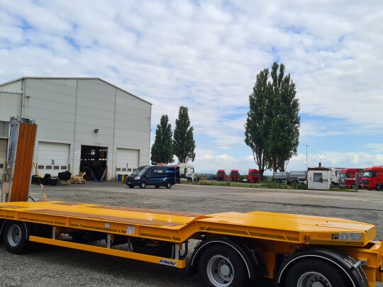 Przyczepy niskopodwoziowe z&nbsp;obrotnicą